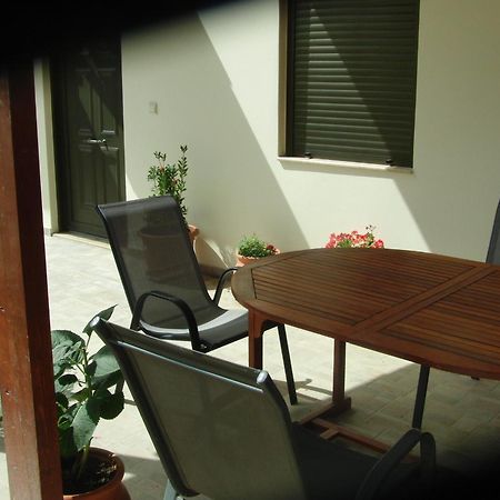 Artemis Appartments Pitsidia Buitenkant foto