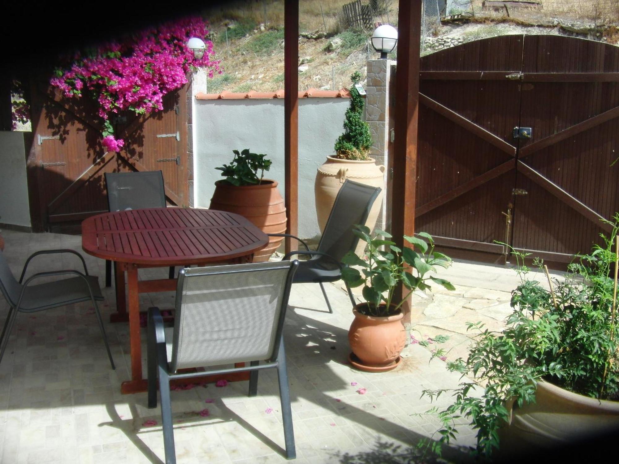 Artemis Appartments Pitsidia Buitenkant foto