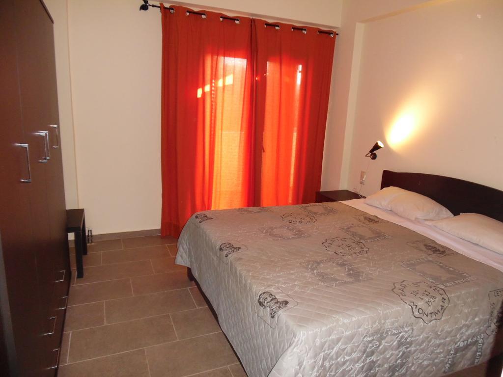 Artemis Appartments Pitsidia Buitenkant foto